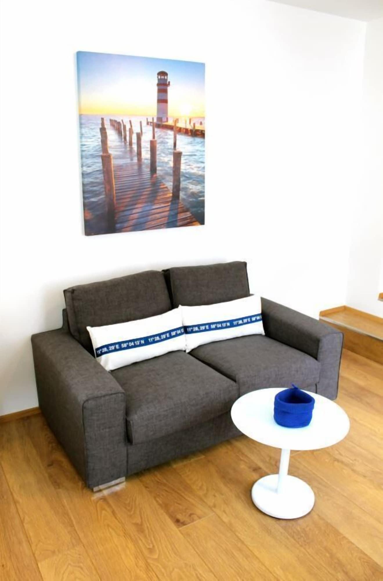 Rey Apartment *